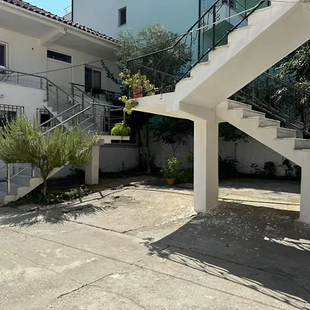 Ibras House ゲストハウス ドゥラス